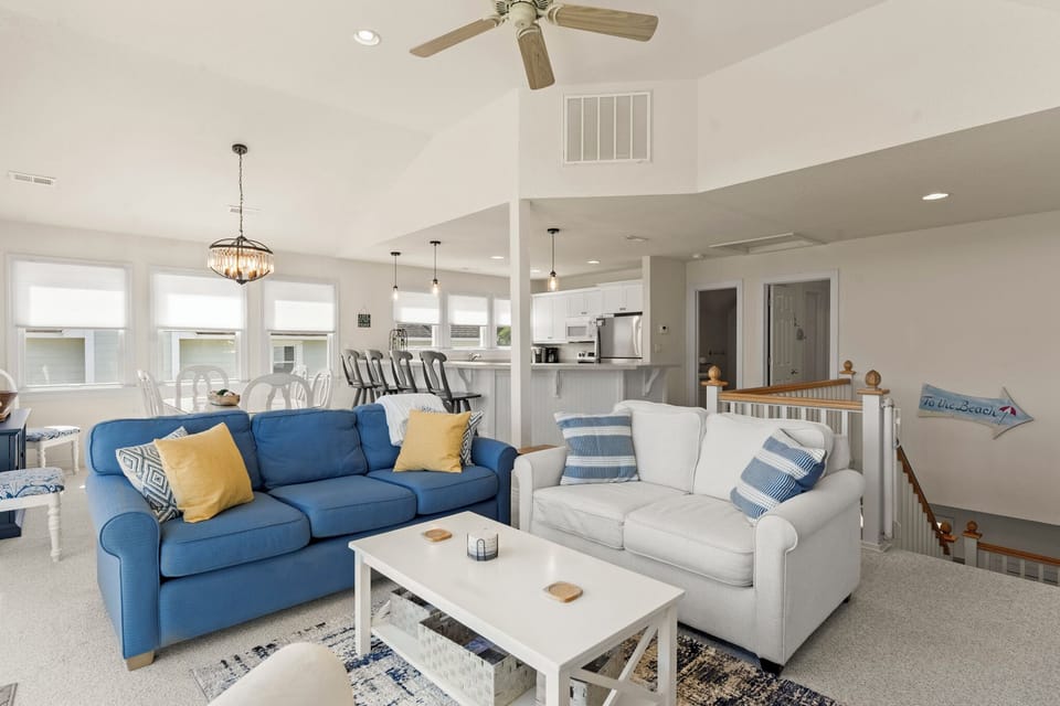 HK02: Tides & Tees | Top Level Living Area