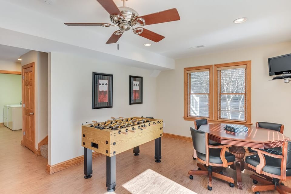 CL585: Sound Dreams | Bottom Level Rec Room