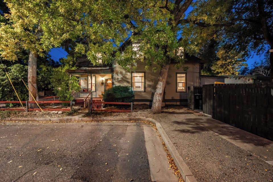 Spacious, family friendly home near downtown Colorado Springs