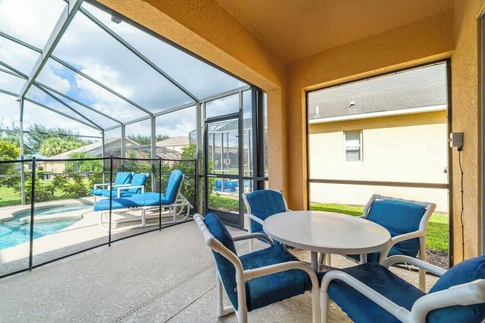 5-Bed-Orlando-Pool-Home-near-Disney-Emerald-Island-Resort