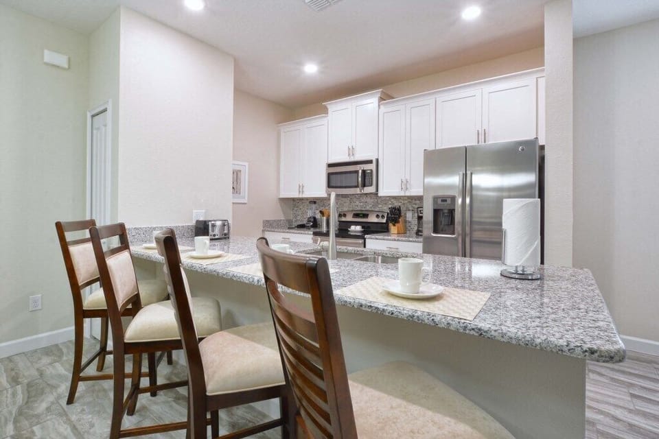 13-Breakfast Bar.jpg