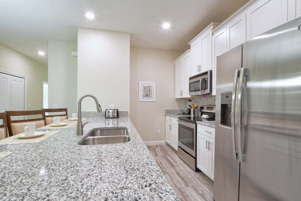 19-Kitchen.jpg