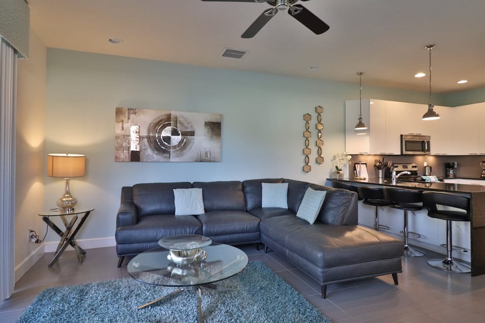 06_Comfy_Seating_1221.jpg