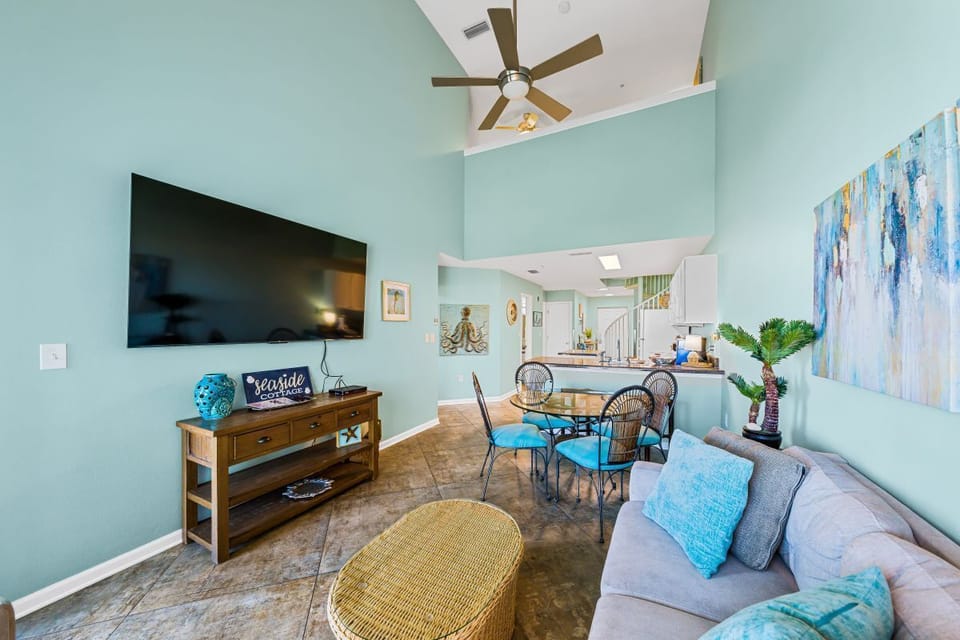 Grand Caribbean 418 Living Room