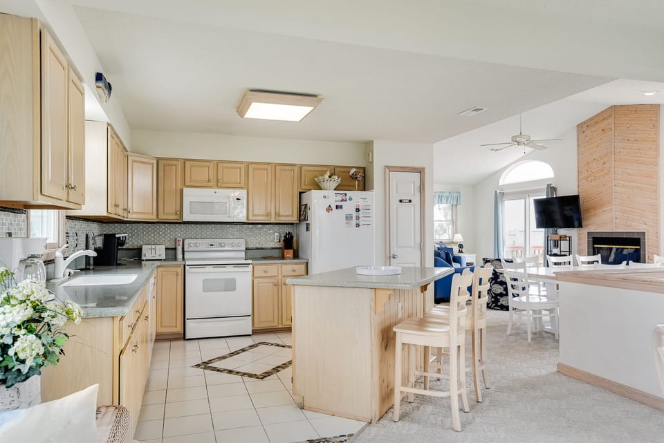 WH602: My Happy Place | Top Level Kitchen