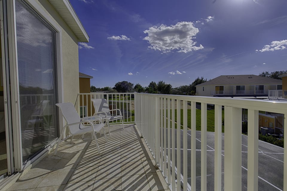 19_Balcony_0721.jpg