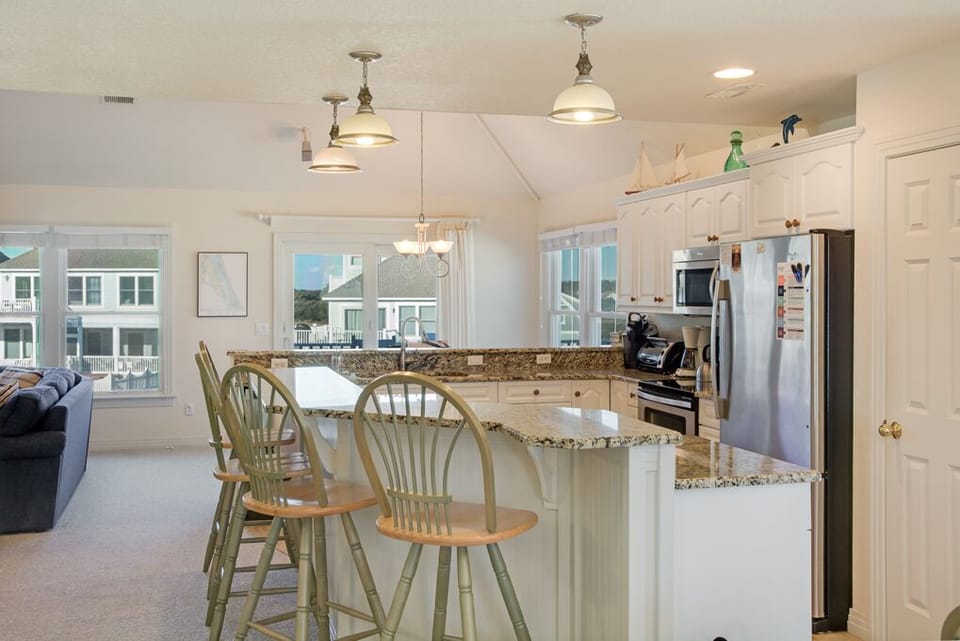 HK45: Dog Daze | Top Level Kitchen