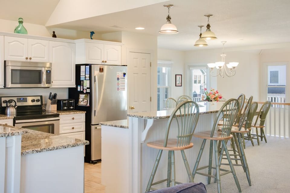 HK45: Dog Daze | Top Level Kitchen