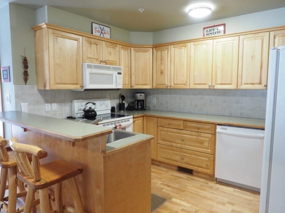 Full Kitchen