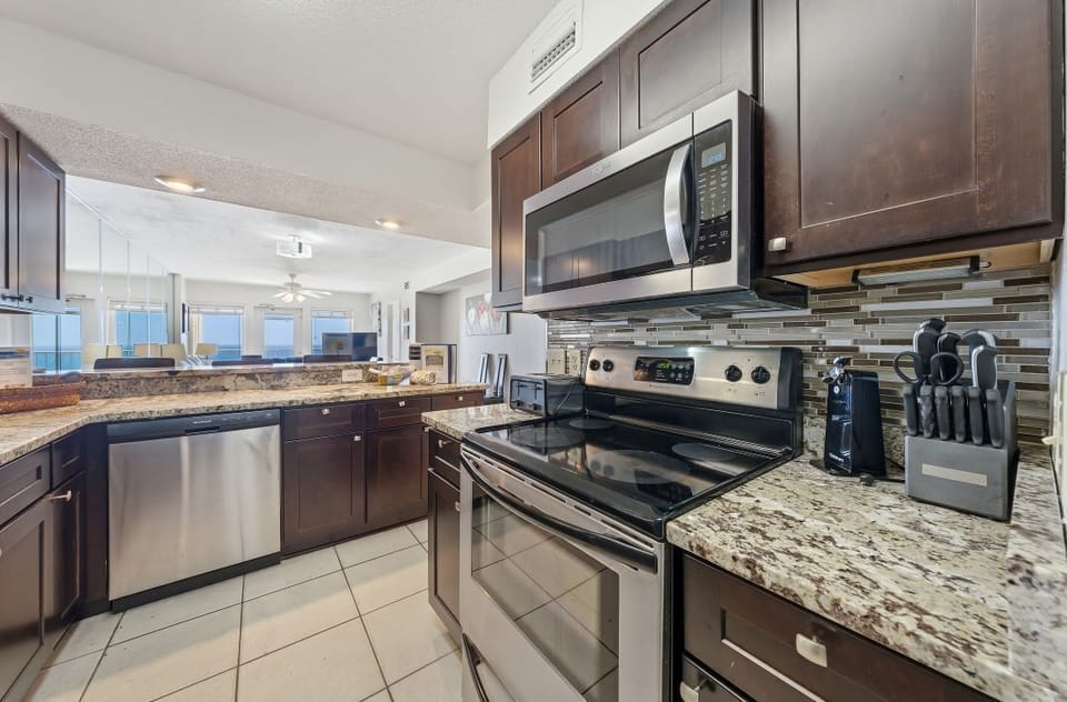 Boardwalk 583 Kitchen