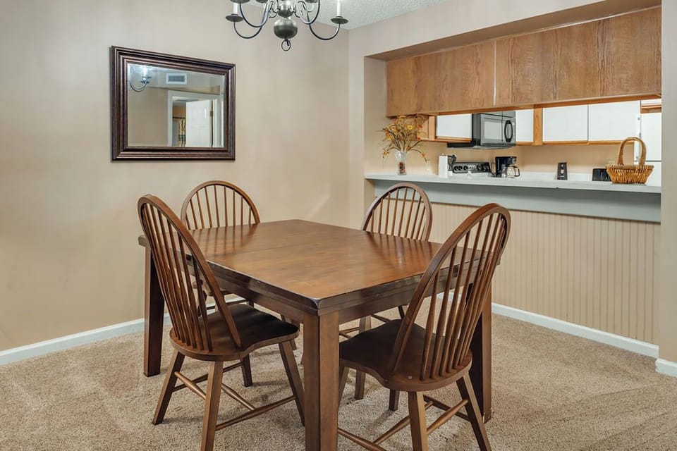 pass through counter to dinning area