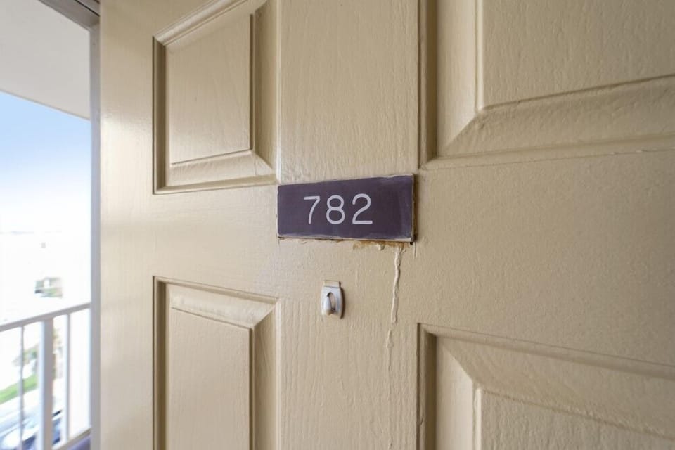 19 BD782 ENTRY