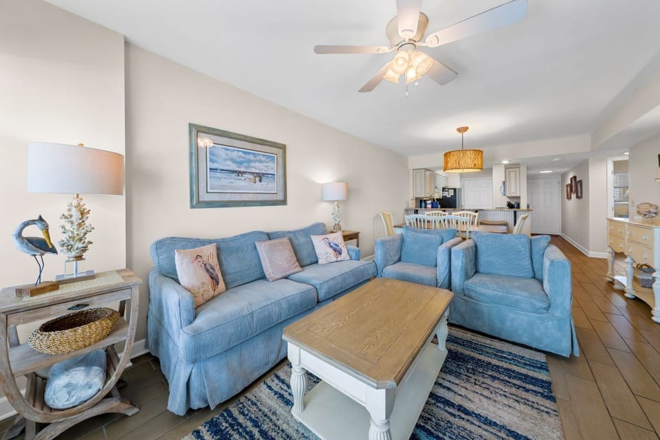 Boardwalk 485 Living Room