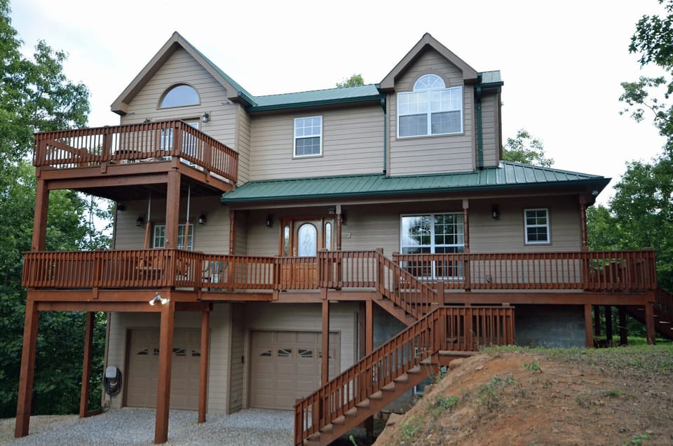 Exterior1.JPG
