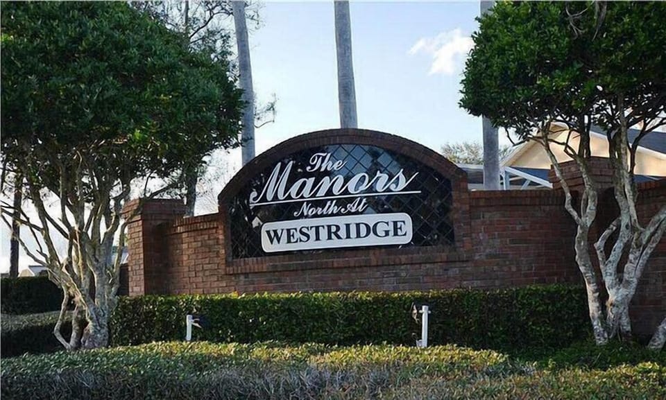 Manors02