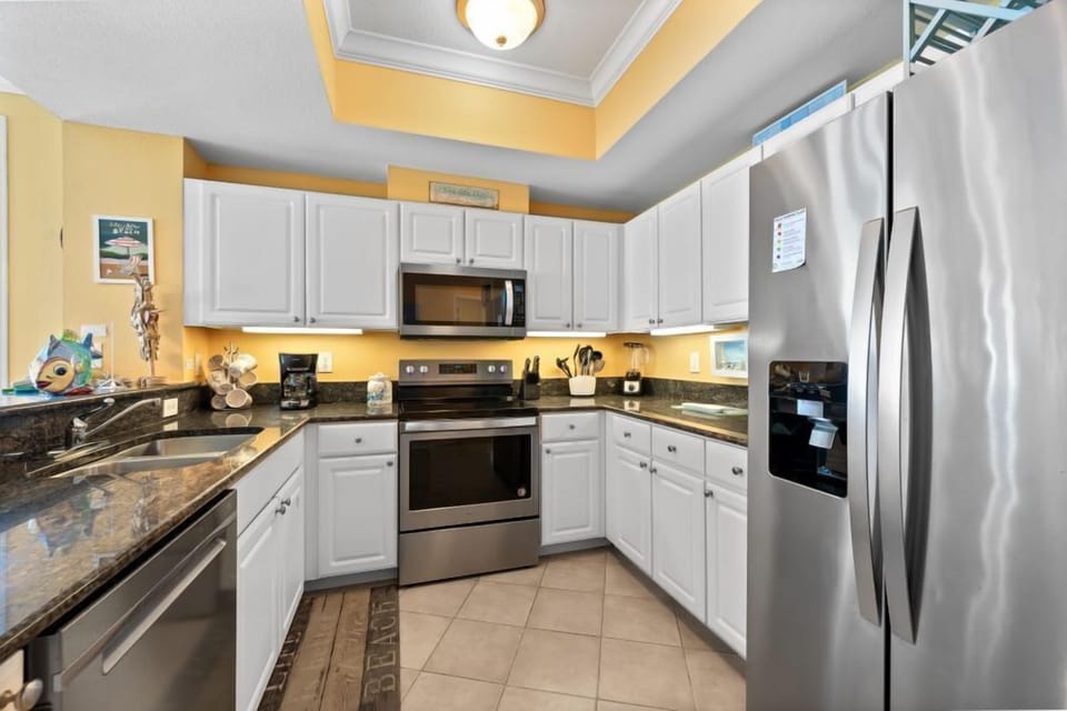 Crystal Tower 1809 Kitchen