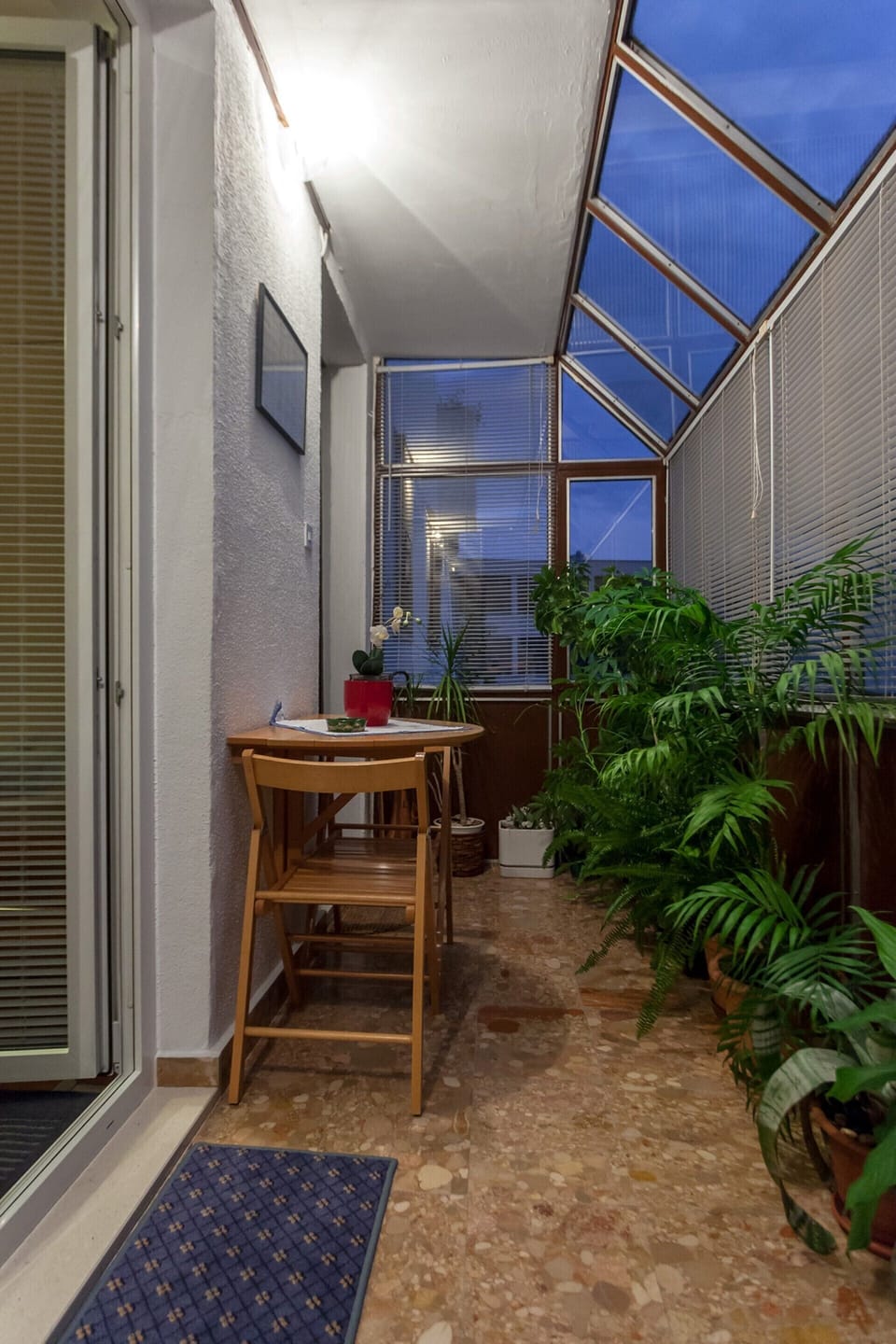 Loggia that can be used by room guests
