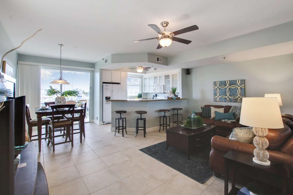 Beautiful townhouse with great views!