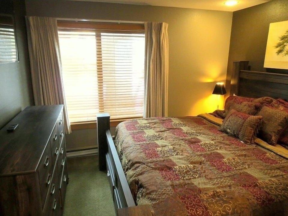 Home Decor, Bed, Furniture, Indoors, Bedroom