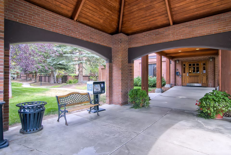Park City Lodging-Park Station 213-2-Entrance Walkway