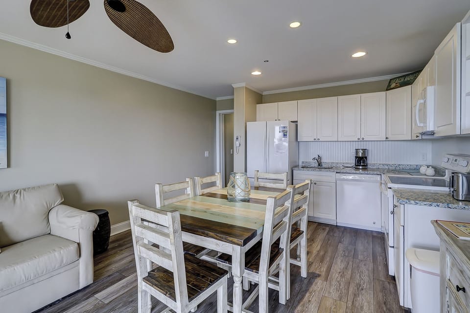Ocean Dunes 210 - Dining Area