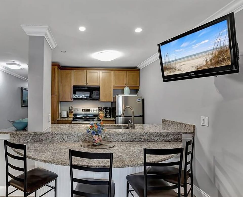 Ocean Dunes 102 - Dining Area