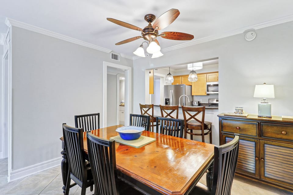 Xanadu B9 - Dining Area