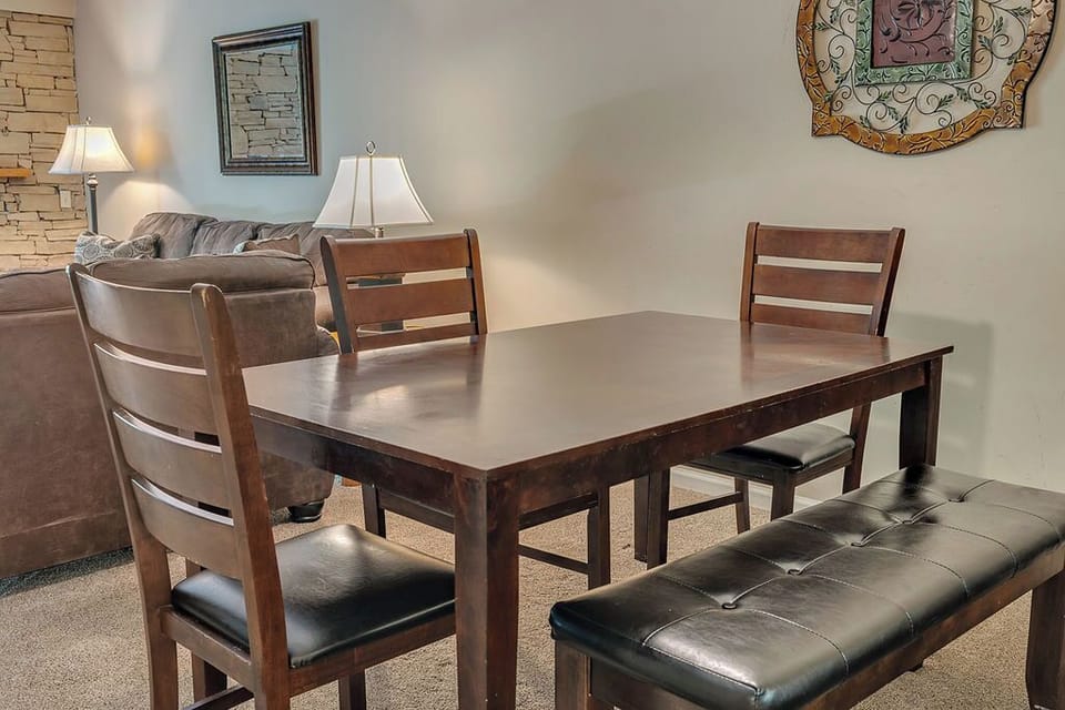 dinning area - This dinning area is also a great place to settle in for a family board game, card game or maybe just a quick snack or a full meal.