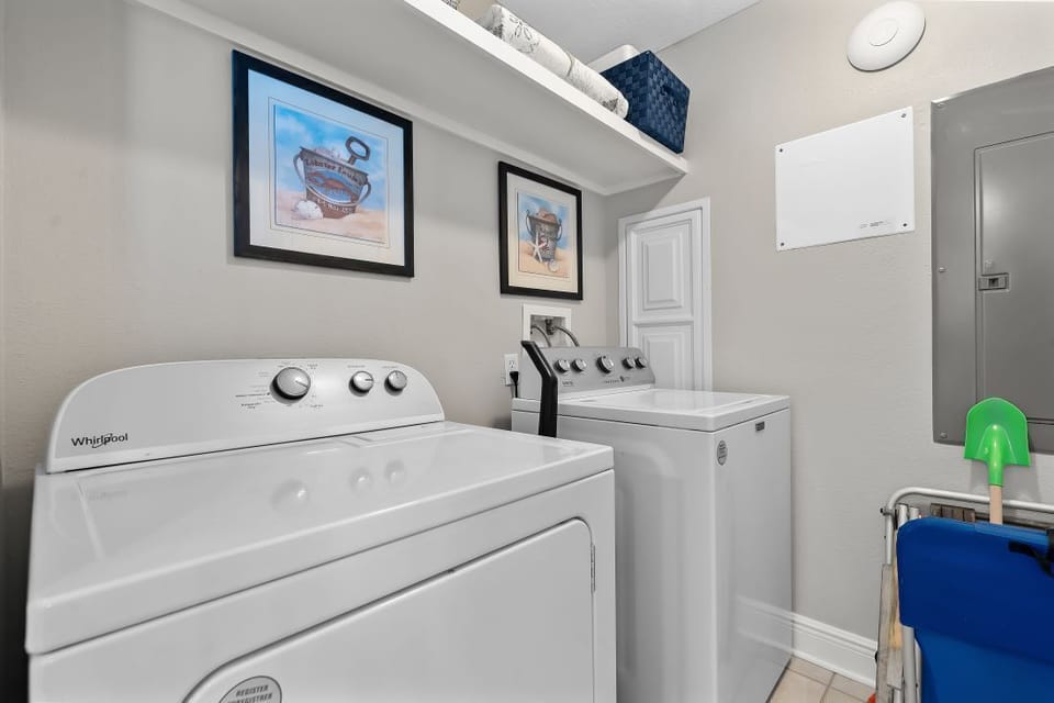27 San Carlos Penthouse 5 Laundry