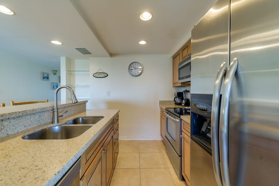 Fully-equipped kitchen 