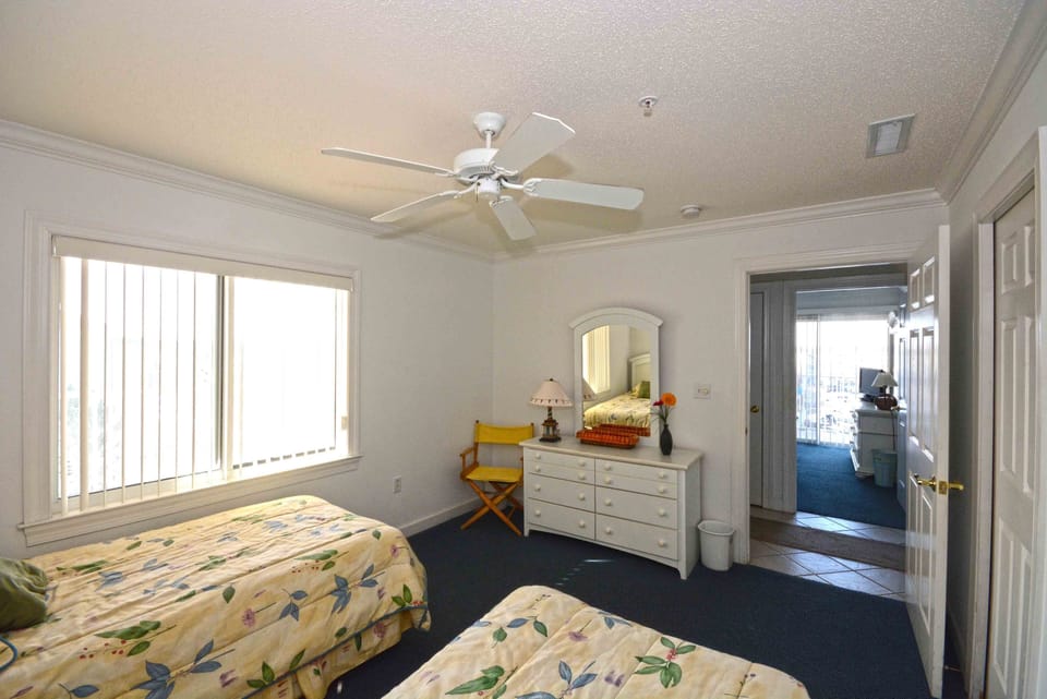 Twin Bedroom