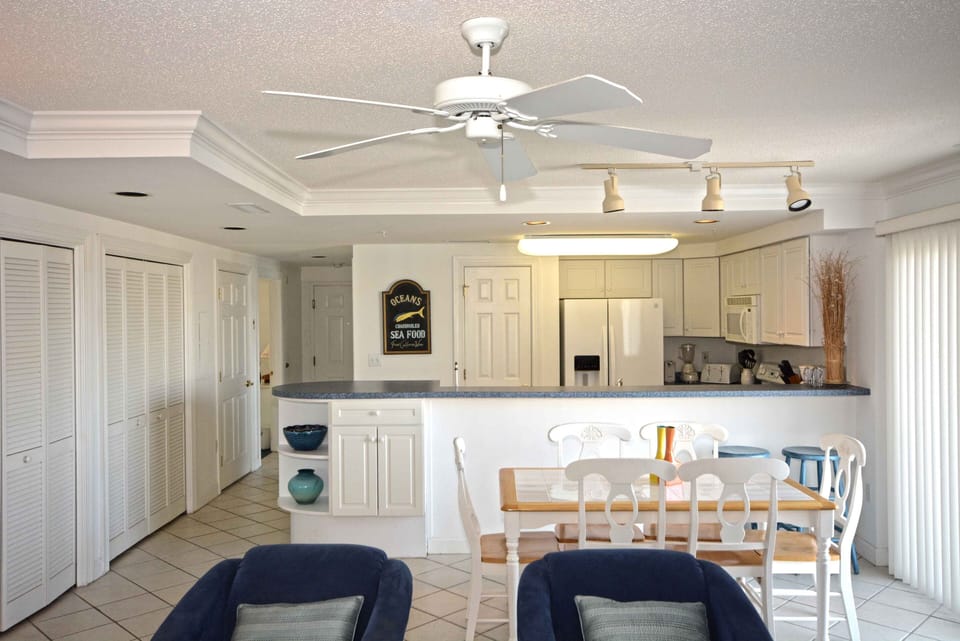 Lorelei 308 Living Area