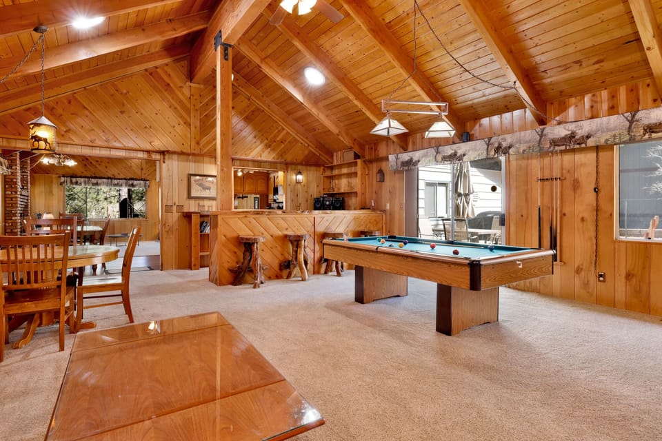 Fun-filled game room with a pool table—perfect for family fun, friendly competition, and unforgettable entertainment during your stay.