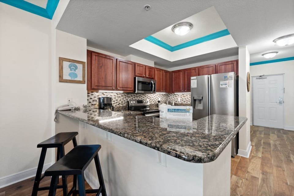 8 Crystal Tower 1507 Kitchen