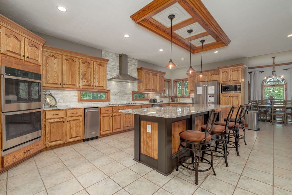 Fully stocked kitchen!