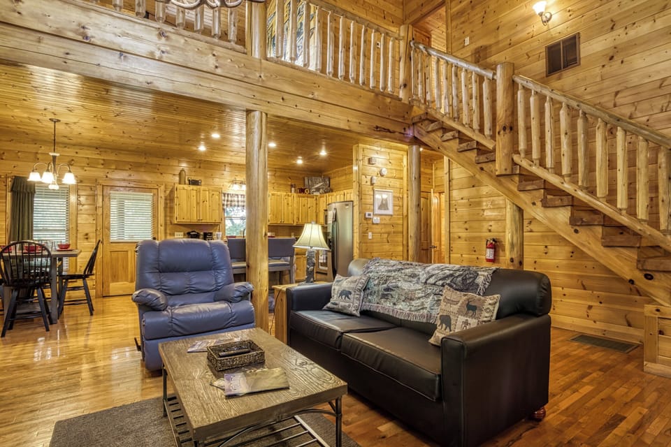 Large Open Living Space!!