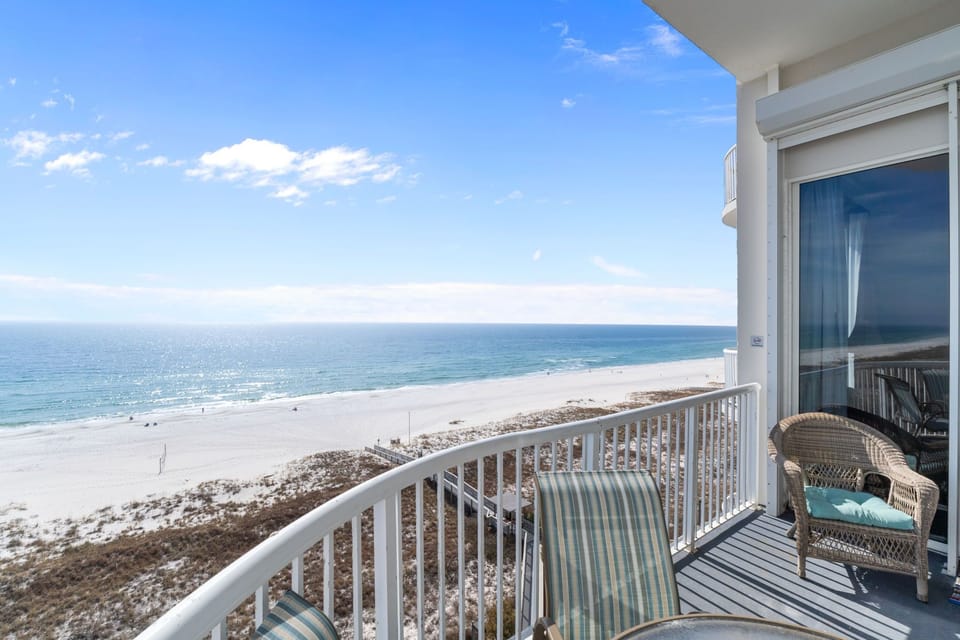 Private Beachfront Balcony
