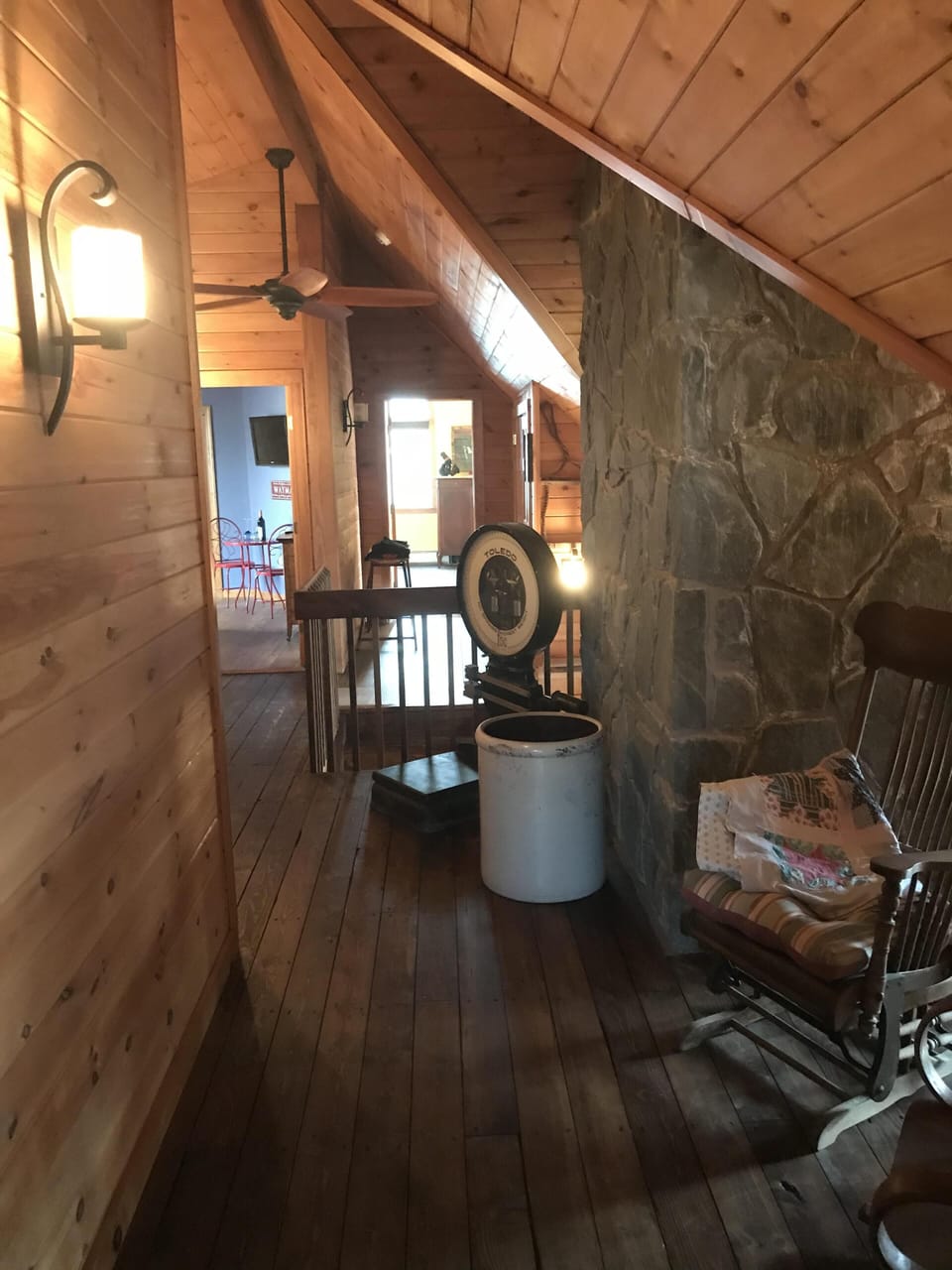 2nd floor to the bedrooms 