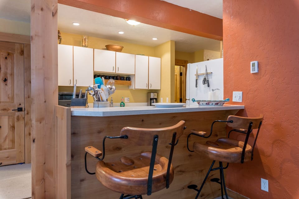 Countertop seating
