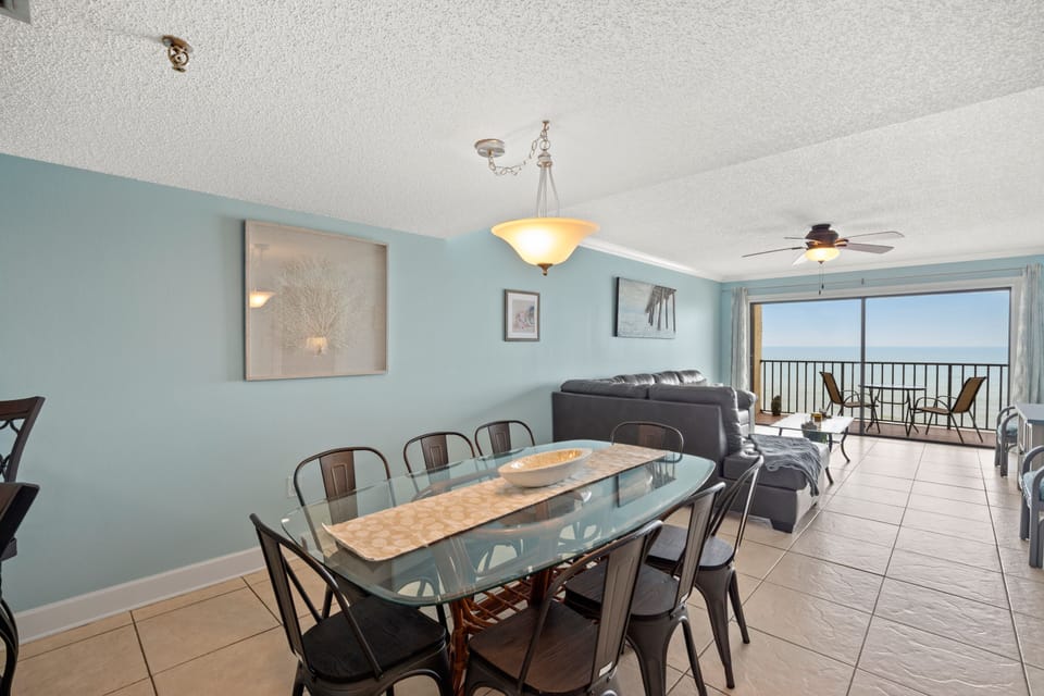 Enjoy your meals while catching up on the amazing adventures your having! 