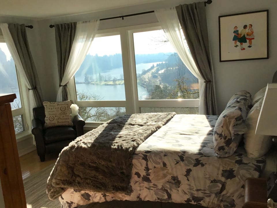Master Bedroom and your view of the southerly sky
