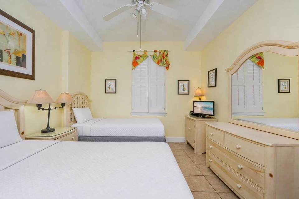 Twin beds in the guest suite invite you to relax after a day filled with coastal adventures