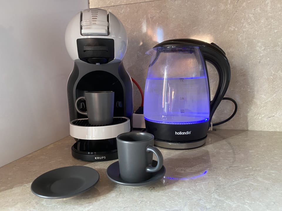 Free coffee pads and tea for guests