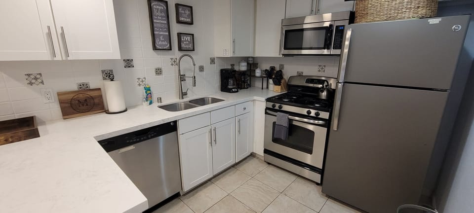 Kitchen - Magic Mouse Townhouse