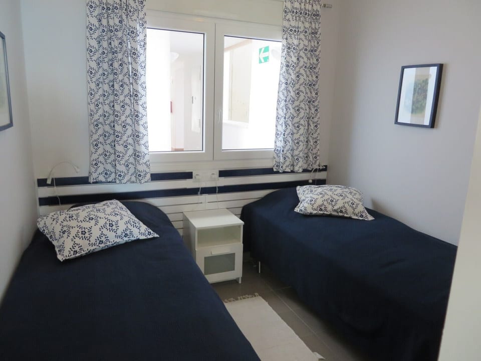 Family apartment with 2 single bed bedroom