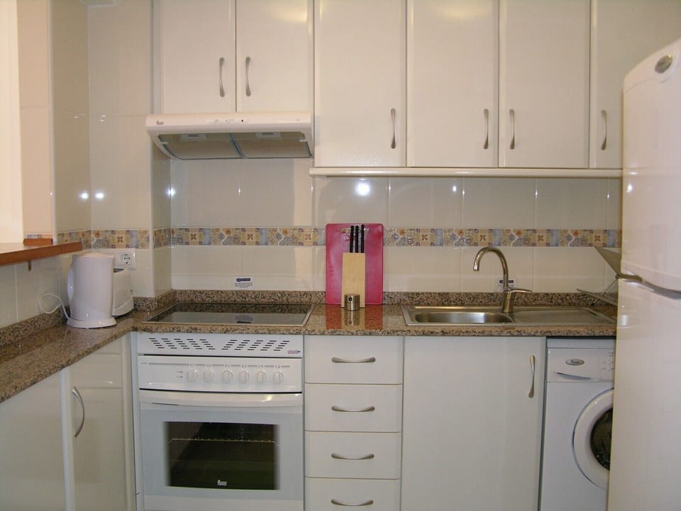 Spacious Kitchen with all latest modern appliances
