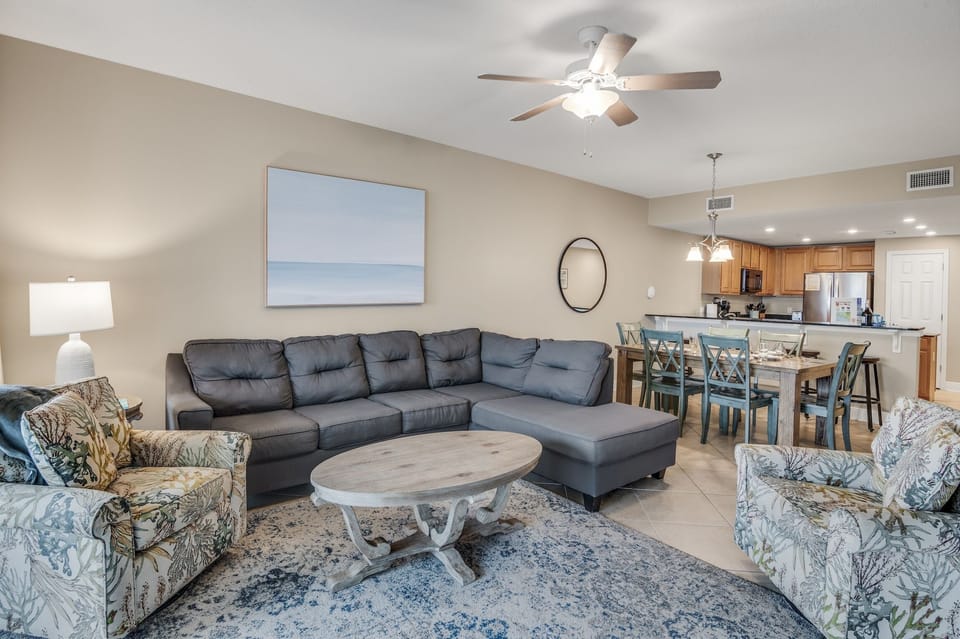 Spacious living room