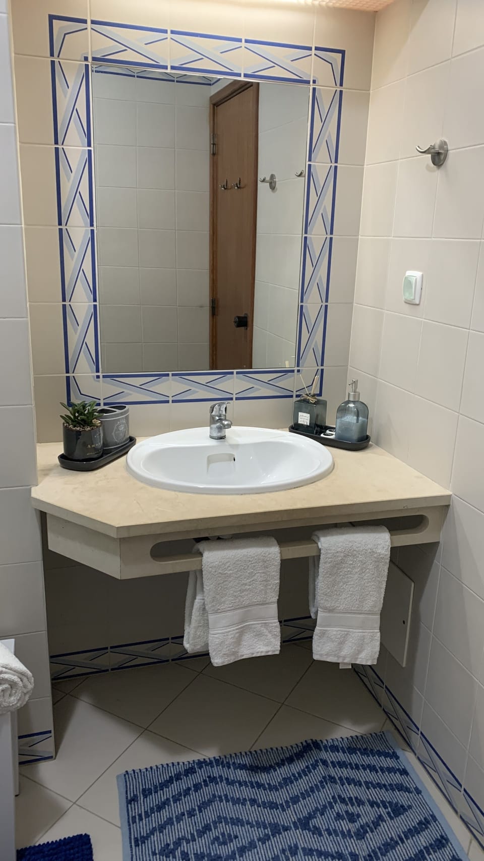 WC with bathtub