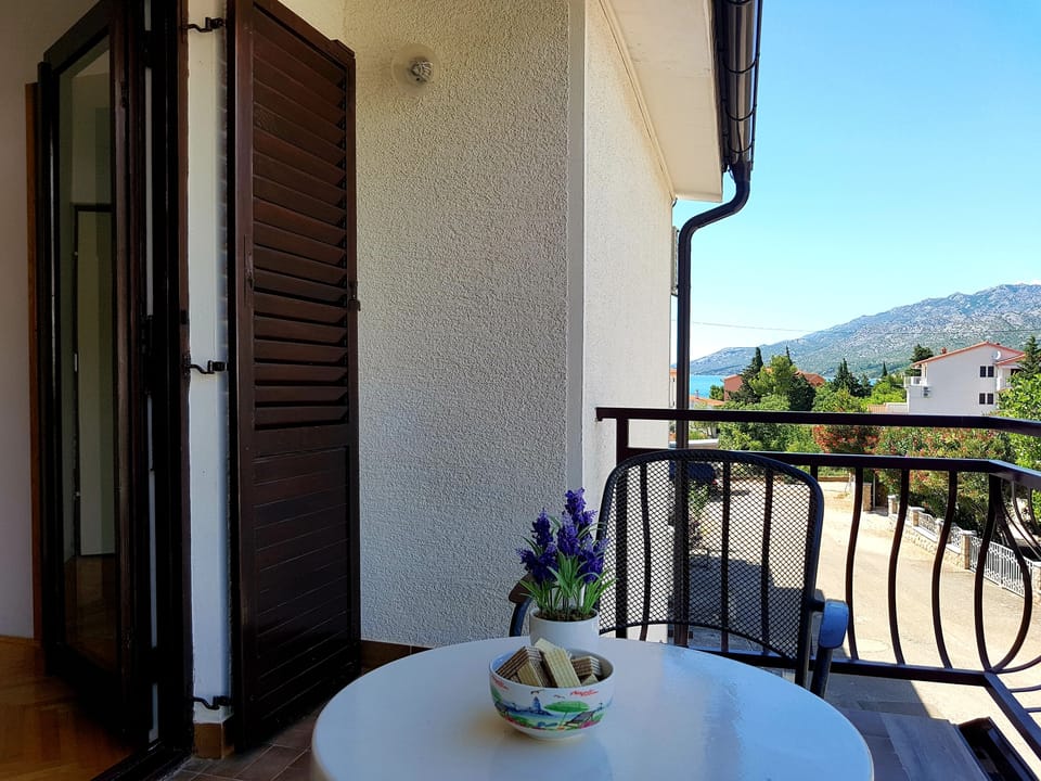 Terrace 2