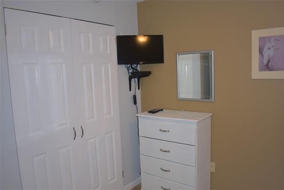 Guest bedroom